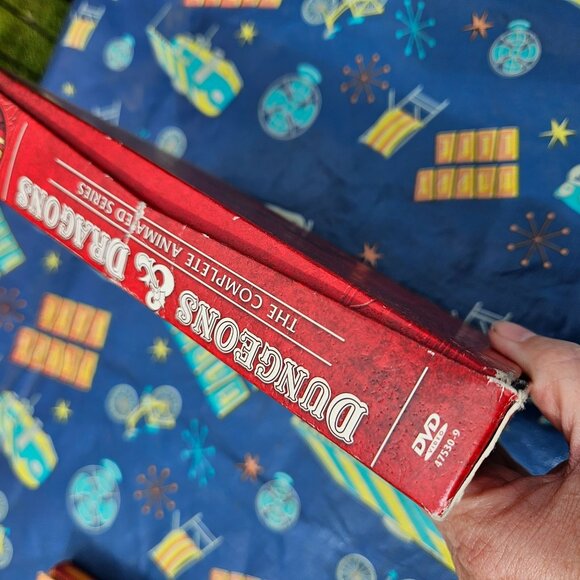 Dungeons and Dragons Complete Animated Series 5 DVD Set Handbook Guide Box 2006 - Picture 13 of 15